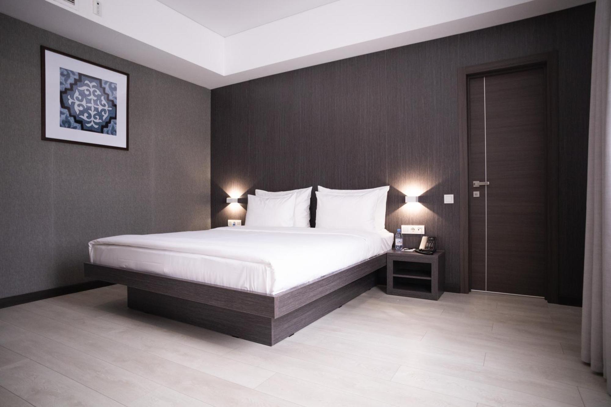 Resident Hotel Kazybek Bi Almaty Exteriér fotografie
